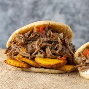 PATACON MIXTO

Maíz, carne desmechada, pollo desmechado, champiñón, peroni, jamón, tocineta, queso