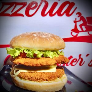 DOBLE MASTER

Doble carne, tomate, cebolla caramelizada, lechuga, queso, papa chips, salsas